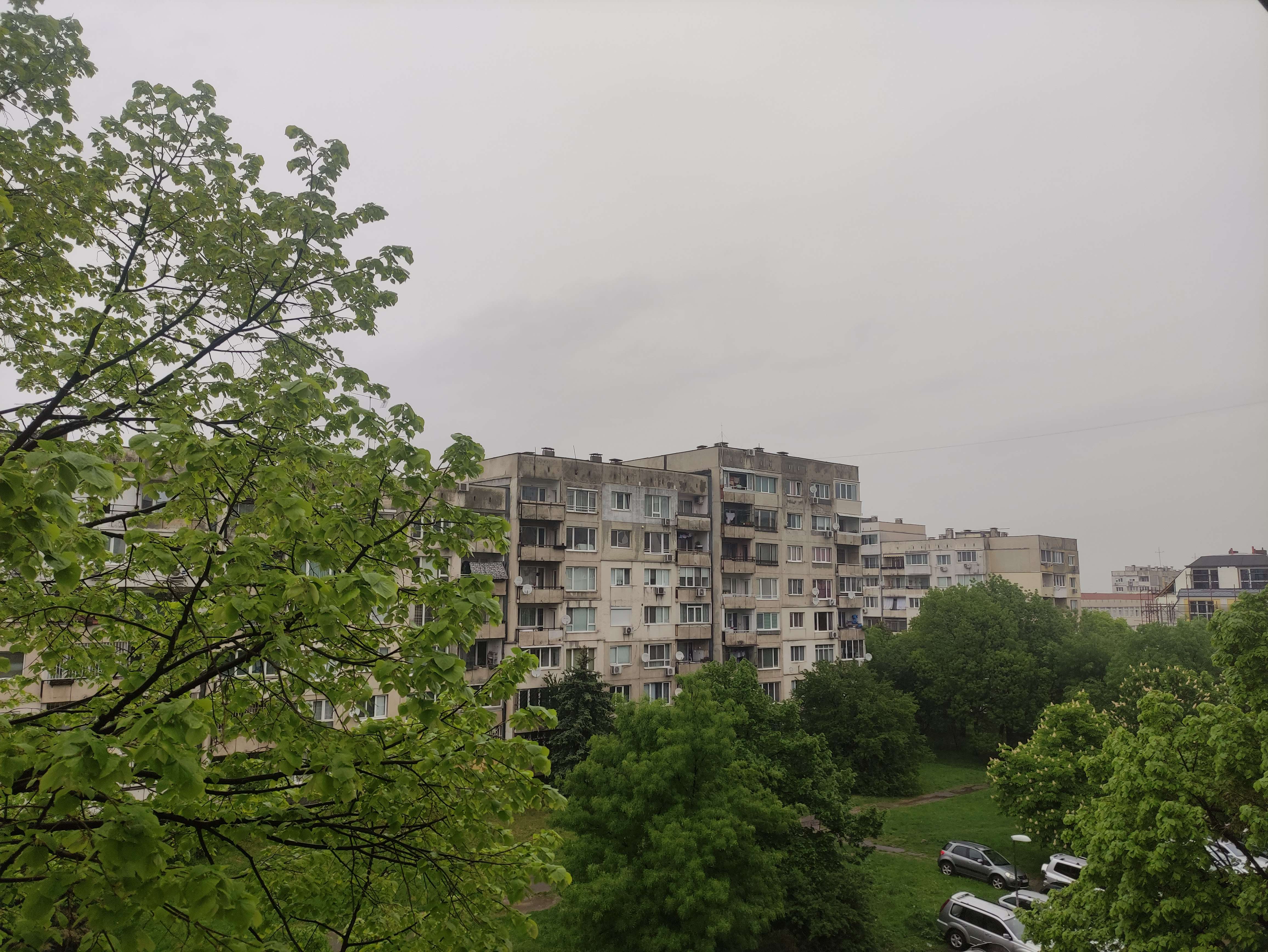 Гледката от балкона на кухнята